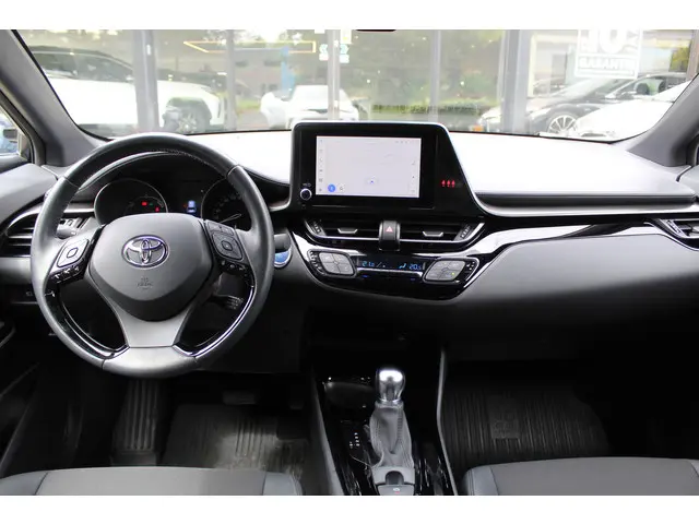 Toyota C-HR 2.0 Hybrid Style Bi-Tone 2023 Hybride Benzine 4