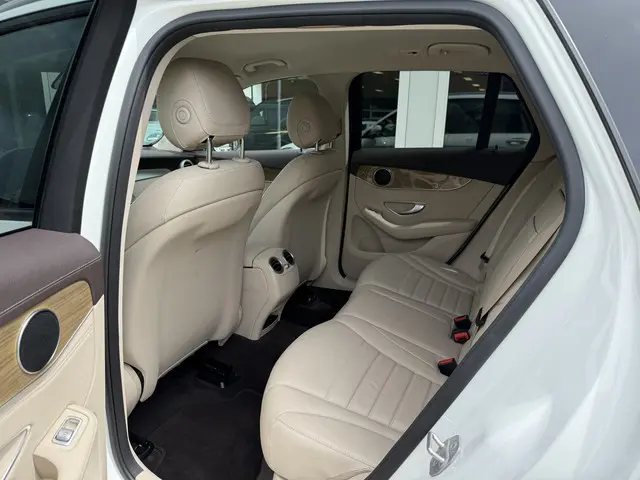 Mercedes-Benz GLC 250 4MATIC 2016 Benzine 33