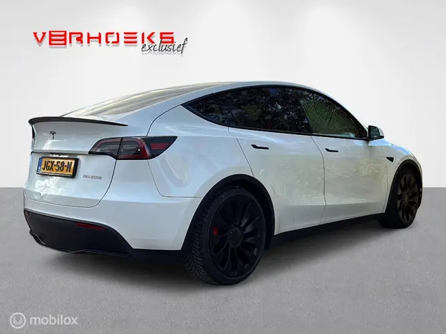 Tesla Model Y Performance AWD 75 kWh 2022 Elektrisch 4