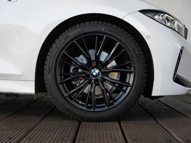 BMW 3 Serie Touring 320i 2025 Benzine