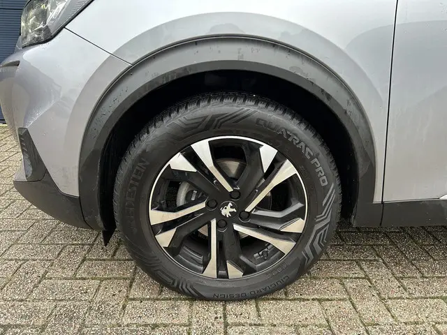 Peugeot 2008 1.2 Turbo 130 PK Allure Pack 2022 Benzine 37