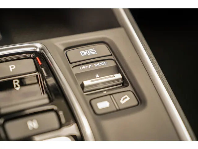 Honda CR-V 2.0i e:PHEV ADVANCE TECH 2025 Hybride Benzine 40