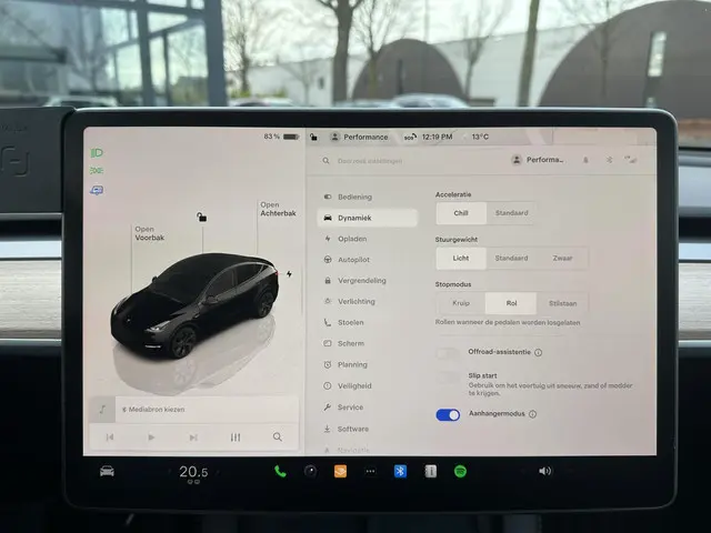 Tesla Model Y Long Range AWD 75 kWh 2023 Elektrisch 26