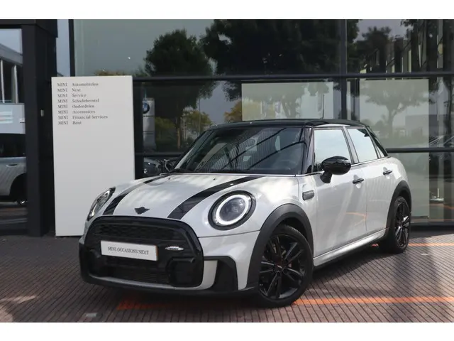 MINI 5-Deurs Cooper 2021 Benzine 15