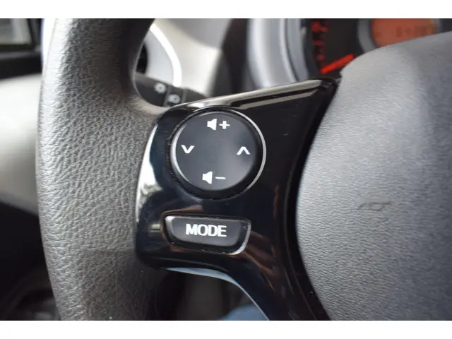 Peugeot 108 1.0 e-VTi Active airco 2018 Benzine 15