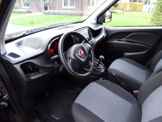 Fiat Doblò Cargo 1.6 MJ L1H1 2022 Diesel 8