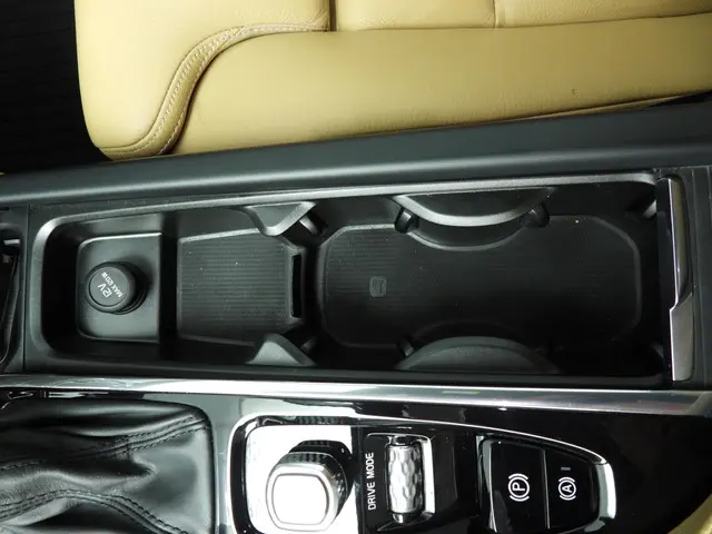 Volvo V90 2.0 T5 Momentum 2017 Benzine 26