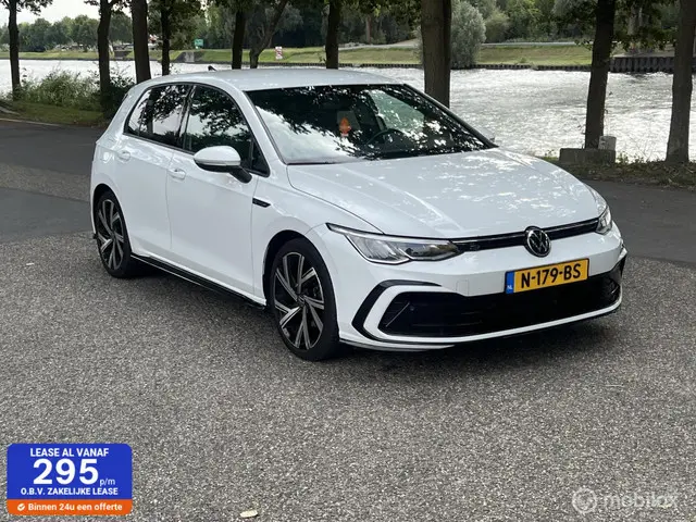 Volkswagen Golf 1.5 eTSI R-Line 2021 Benzine