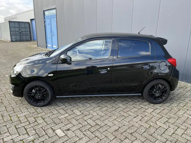 Mitsubishi Space Star 1.0 Intense 2016 Benzine 2