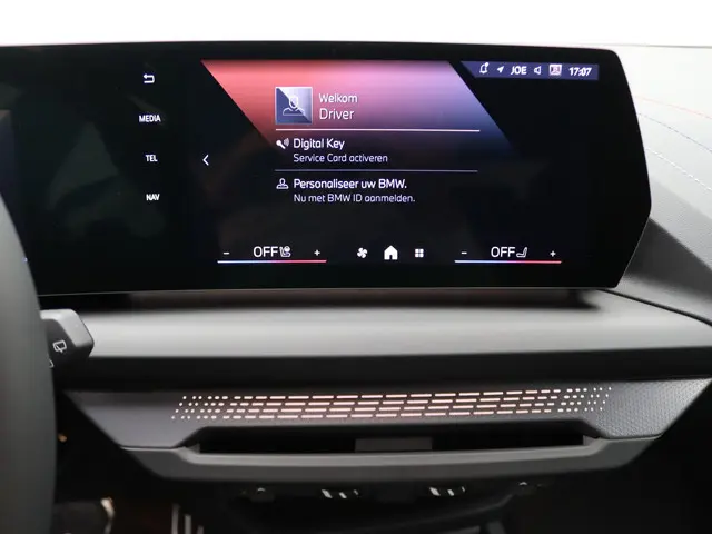 BMW 1 Serie 120 2025 Benzine 13