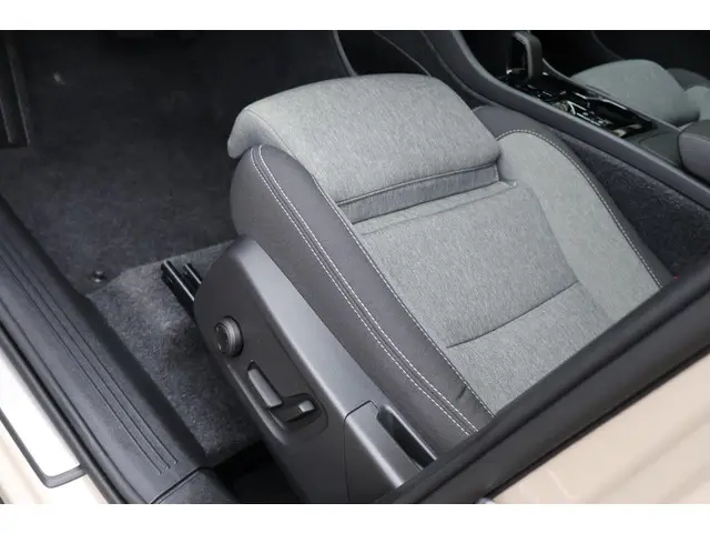 Volvo XC40 B4 Plus Dark 2025 Benzine 17