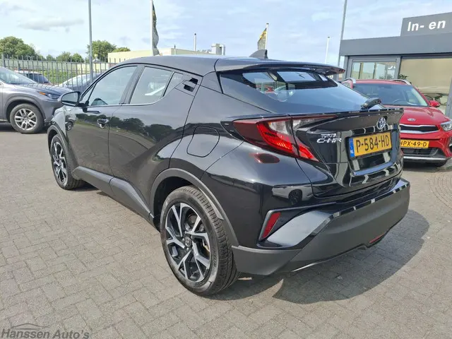 Toyota C-HR 1.8 Hybrid Dynamic 2022 Hybride Benzine 3