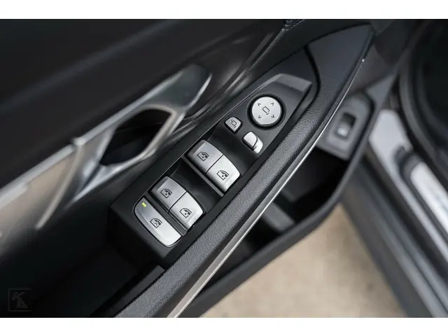 BMW 3 Serie 320i High Executive Edition 2020 Benzine 30
