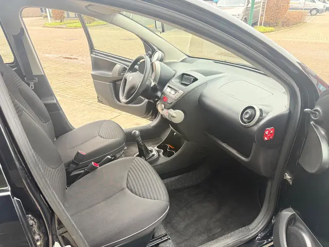 Peugeot 107 1.0 Active 2013 2013 Benzine 13