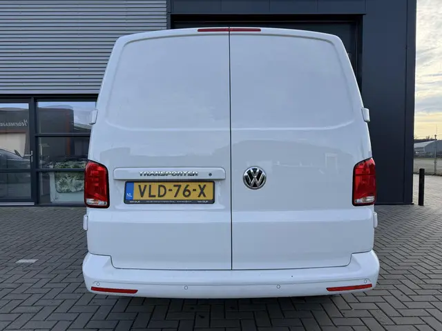 Volkswagen Transporter 2.0 TDI L1H1 28 2021 Diesel 5