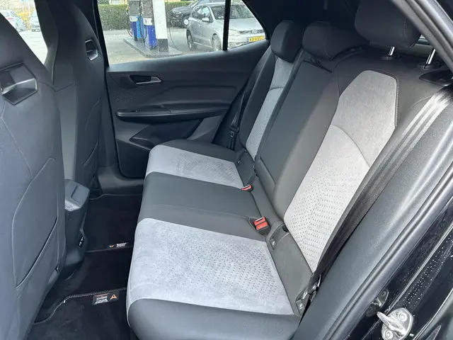 CUPRA Born Performance Limited 63 kWh 2025 Elektrisch 12