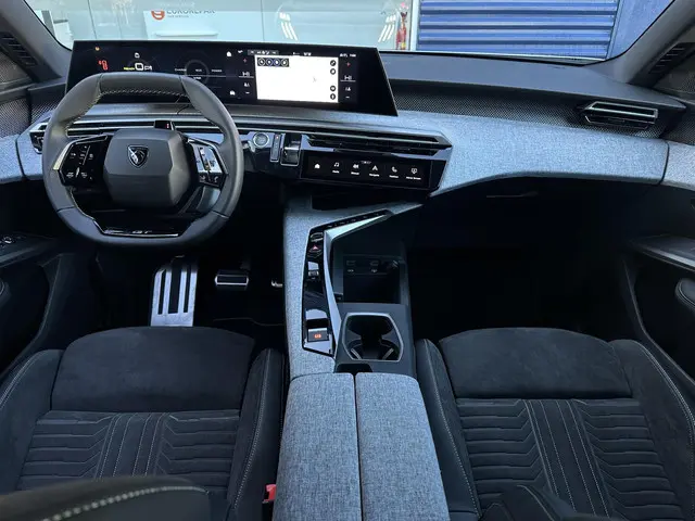 Peugeot e-3008 GT Avantage 210 73 kWh 2025 Elektrisch 17