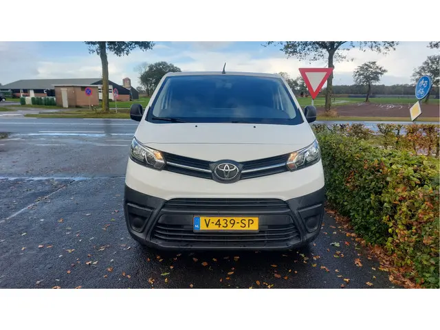 Toyota ProAce Compact 1.6 D-4D Cool Comfort 2018 Diesel 8