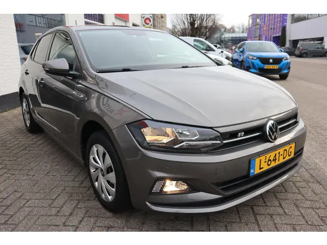 Volkswagen Polo 1.0 TSI COMFORTLINE 2021 Benzine 13