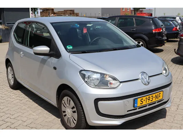 Volkswagen up! 1.0 move up! 2012 Benzine 10