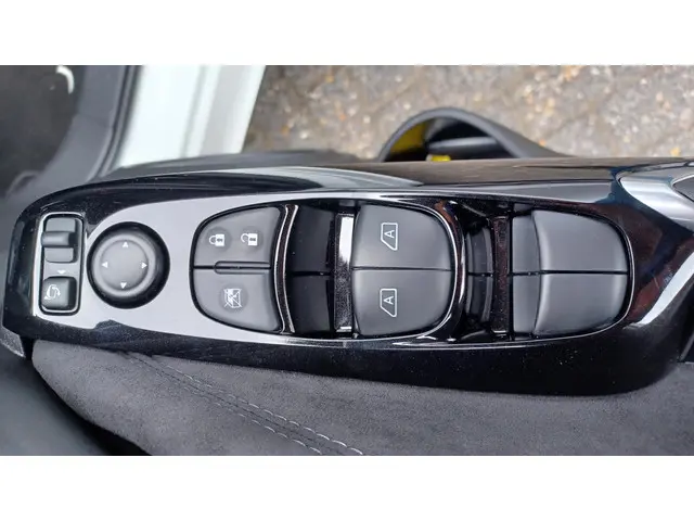Nissan Juke 1.6 Hybrid 143 N-Design 2024 Hybride Benzine 15