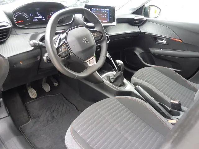 Peugeot 208 1.2 PureTech Active 2023 Benzine 24