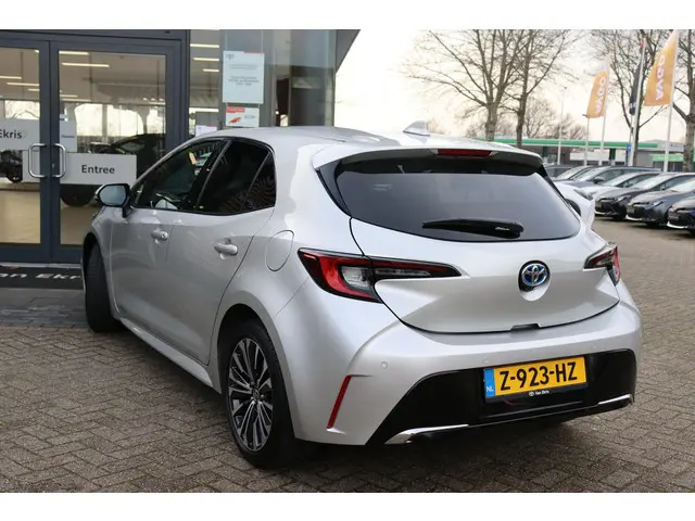 Toyota Corolla Hybrid 140 Dynamic 2024 Hybride Benzine 12