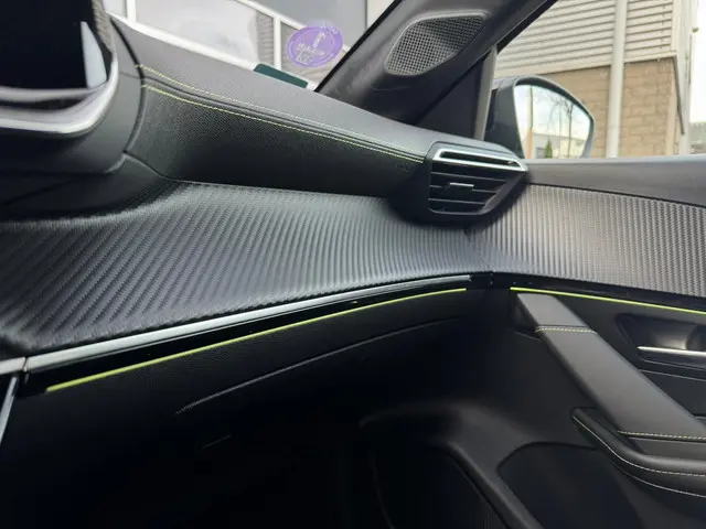 Peugeot 208 1.2 PureTech GT Pack 2023 Benzine 17