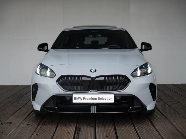 BMW 1 Serie 120 2025 Benzine 3