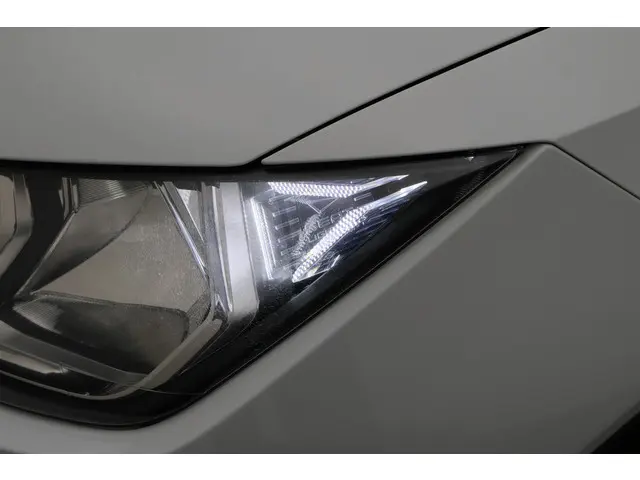 SEAT Arona 1.0 TSI Style Business Intense 2019 Benzine 24