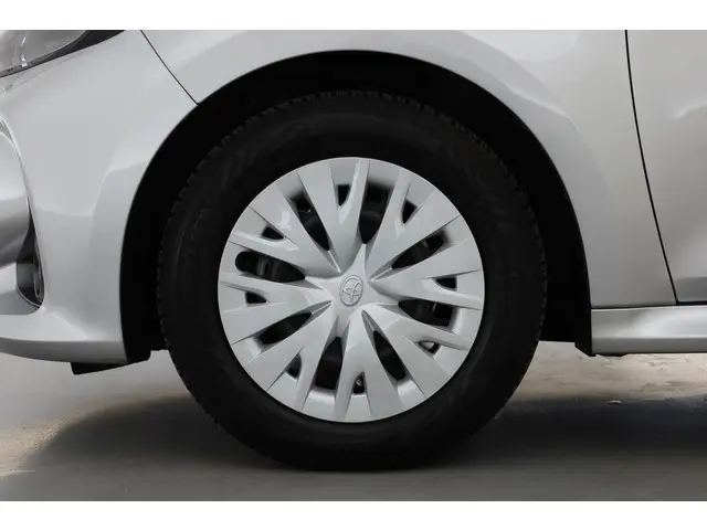 Toyota Yaris 1.5 Hybrid Active 2022 Hybride Benzine 40