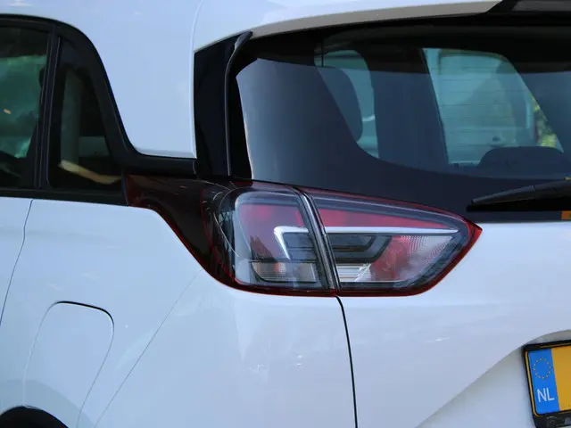 Opel Crossland X 1.2 Online Edition 2017 Benzine 23