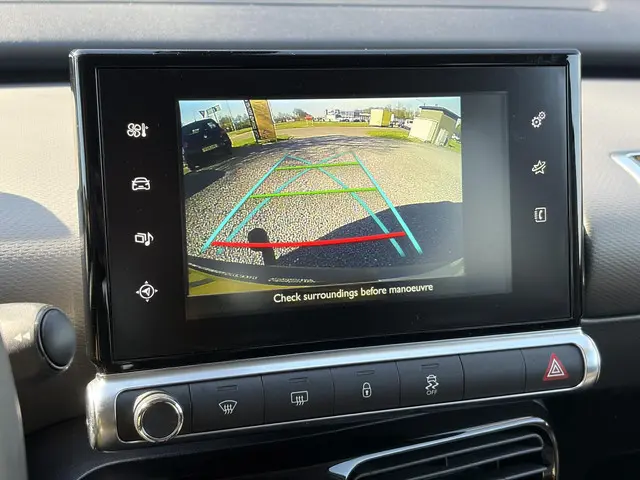 Citroën C4 Cactus 1.2 PureTech Shine 2016 Benzine 13