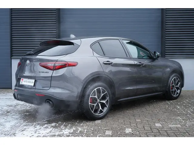 Alfa Romeo Stelvio 2.0 T AWD Super 2018 Benzine 2