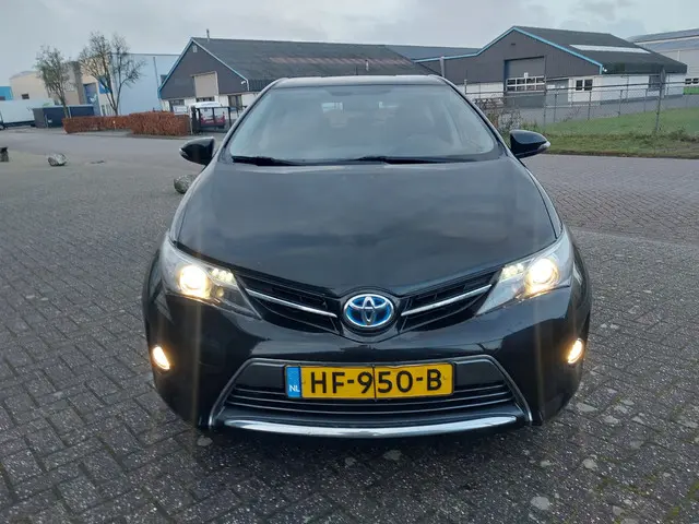 Toyota Auris 1.8 Hybrid Aspiration 2015 Hybride Benzine 19