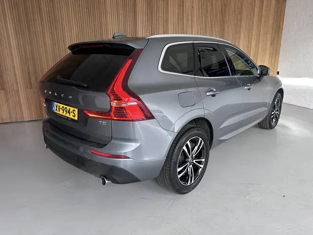 Volvo XC60 2.0 T5 Momentum 2019 Benzine 2