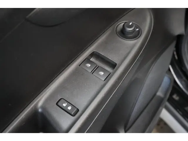 Opel KARL 1.0 Rocks 2018 Benzine 6