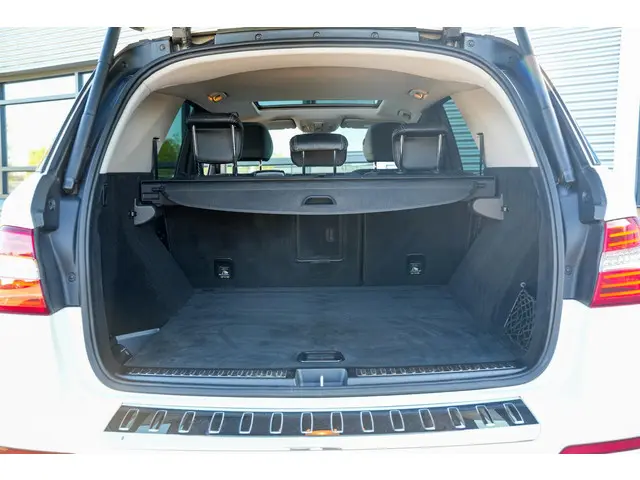 Mercedes-Benz M-Klasse 350 2013 Benzine 24