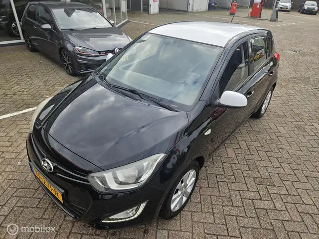 Hyundai i20 1.2i i-Vision 2013 Benzine 8