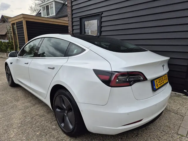 Tesla Model 3 Standard RWD Plus 60 kWh 2019 Elektrisch 3