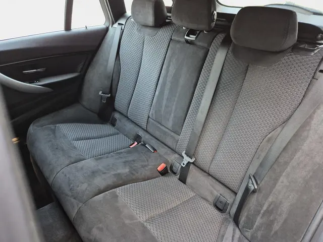 BMW 3 Serie Touring 318i M Sport 2015 Benzine 14