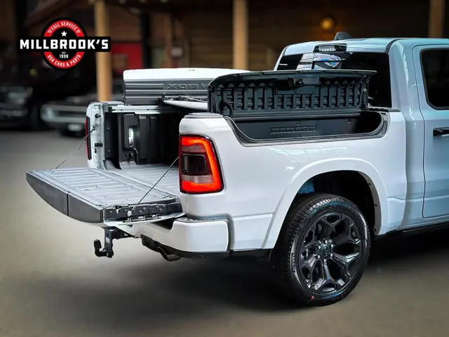 Dodge Ram 1500 5.7 V8 Limited Night Rambox 2024 LPG/Gas 8