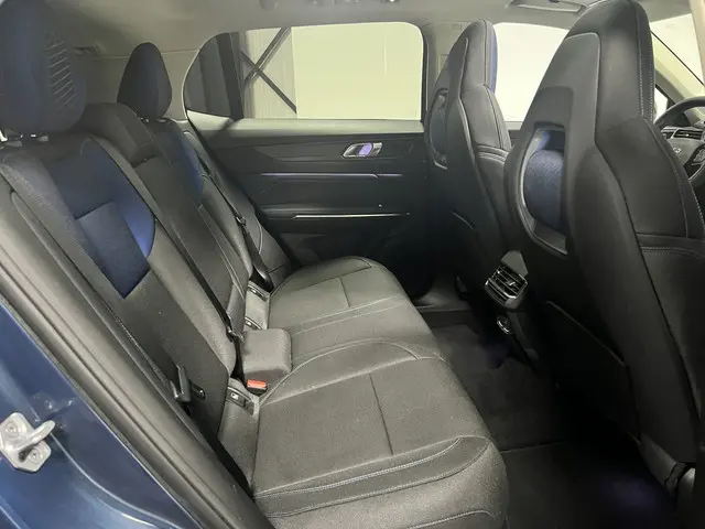 Lynk & Co 01 1.5 2023 Hybride Benzine 42