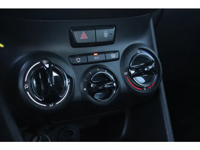 Peugeot 208 1.2 PureTech Blue Lion 2018 Benzine 25