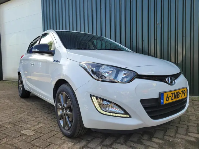 Hyundai i20 1.2 HP i-Motion 2015 Benzine 8