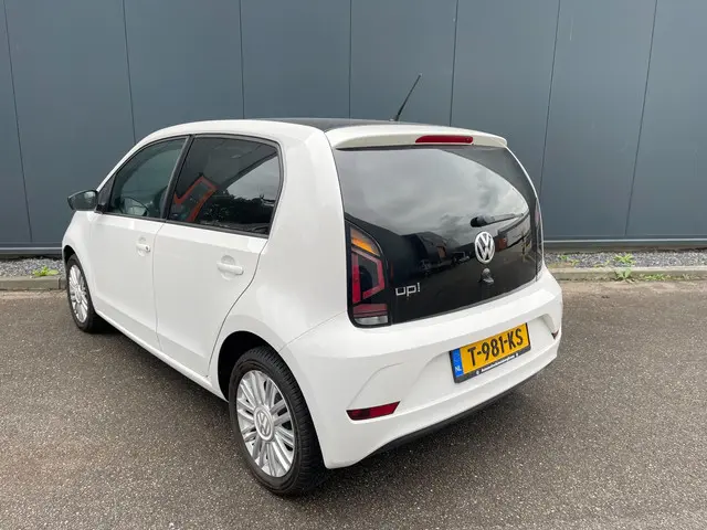 Volkswagen up! 1.0 BMT high up! 2016 Benzine 5