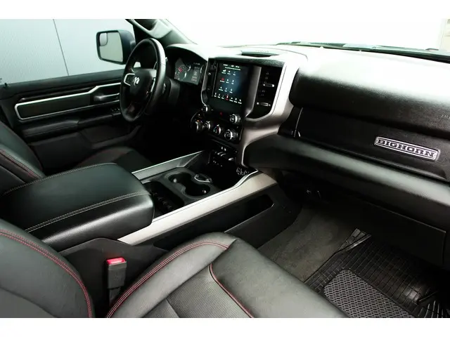Dodge Ram 1500 DODGE 5.7 V8 Black Edition 2019 LPG/Gas 18