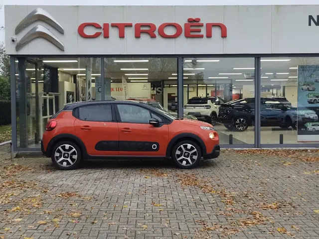 Citroën C3 1.2 PureTech Shine 2017 Benzine 4