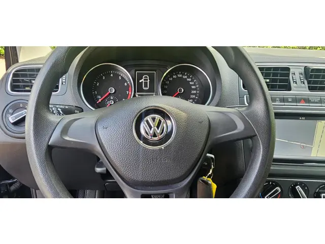 Volkswagen Polo 1.2 TSI Comfortline 2015 Benzine 22