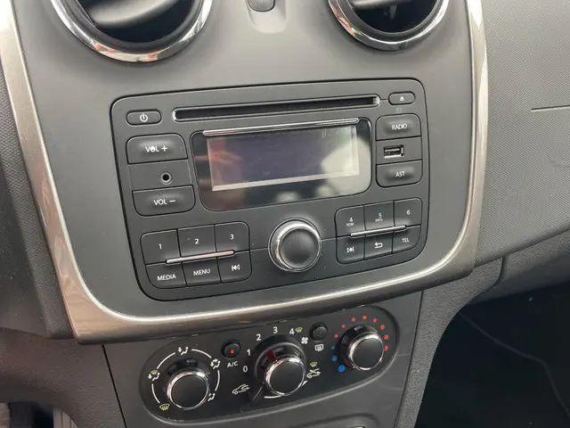 Dacia Logan MCV 0.9 TCe 10th Anniversary 2015 Benzine 13